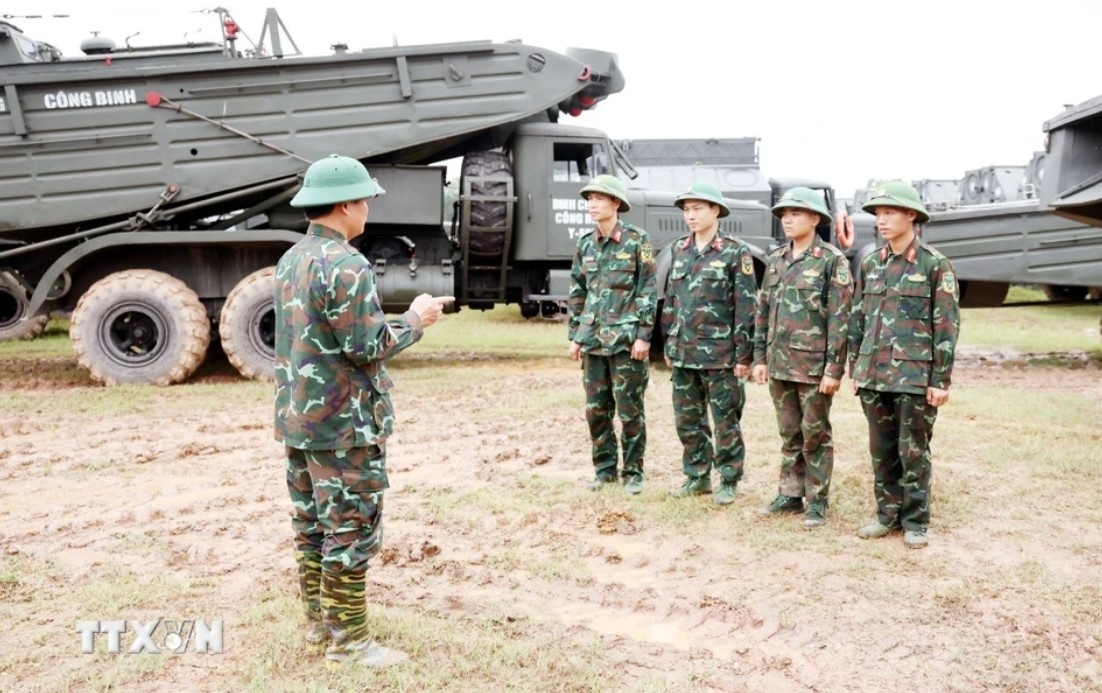 san sang lap cau phao anh 1