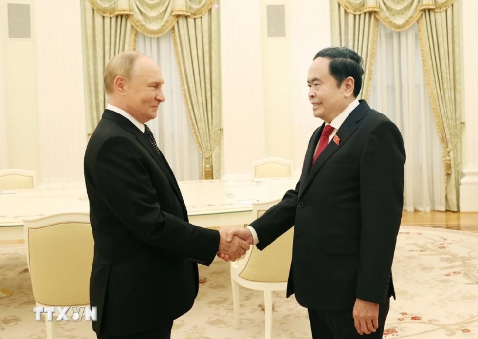 Chu tich Quoc hoi Tran Thanh Man hoi kien Tong thong Nga Putin hinh anh
