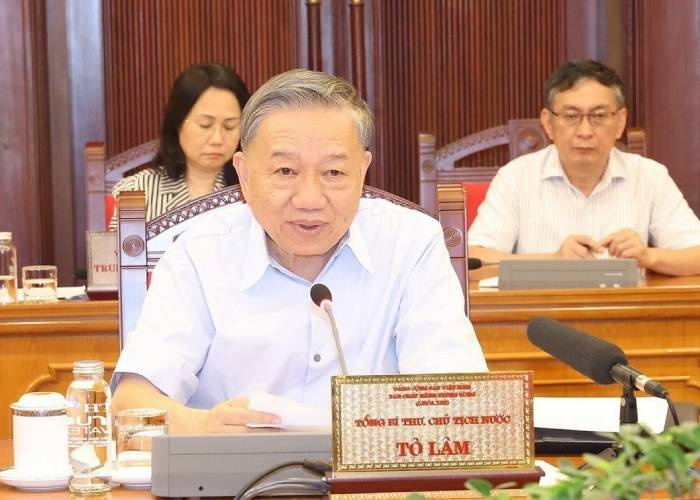 Tong Bi thu, Chu tich nuoc tham hoi dong bao, chien sy hinh anh