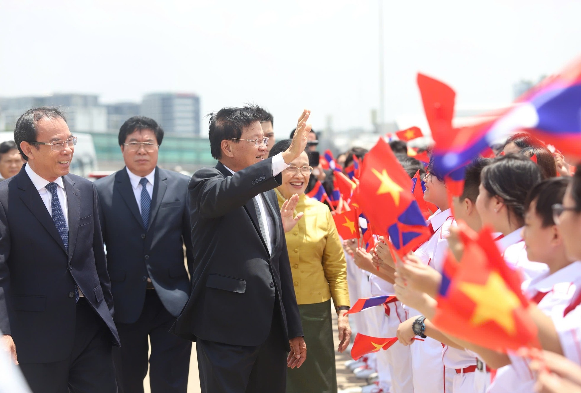 Thongloun Sisoulith TP.HCM anh 8