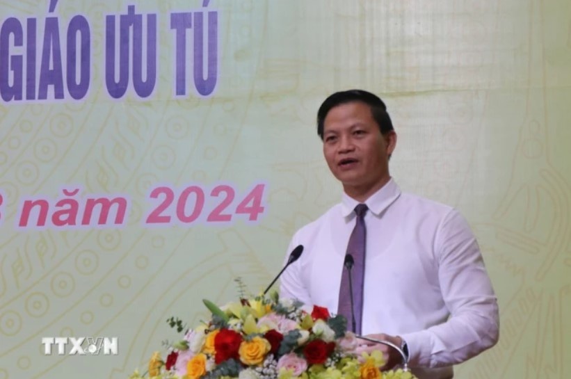 Chu tich Vuong Quoc Tuan anh 2