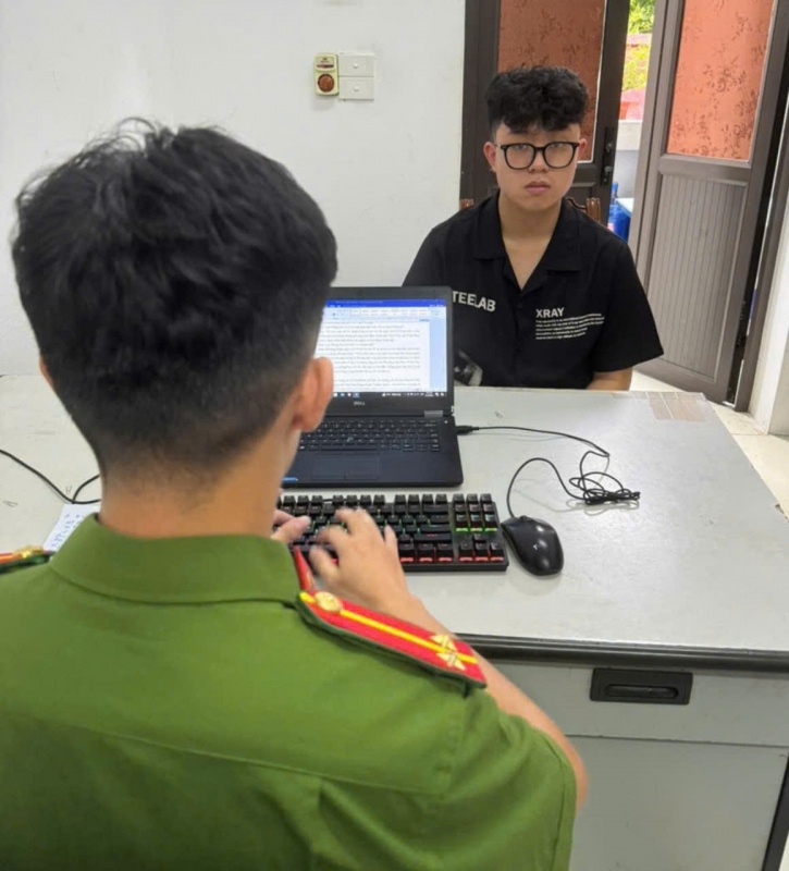 Đánh tài xế taxi,  Cướp tài sản ảnh 2 Danh tai xe taxi,  Cuop tai san anh 2