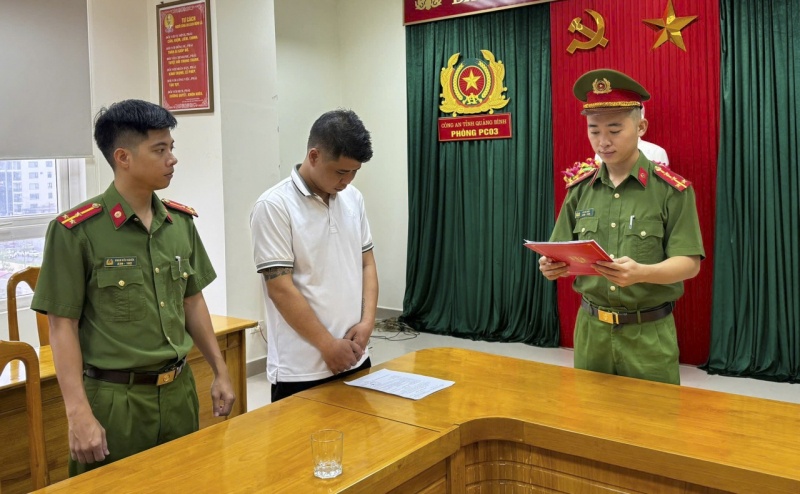 Pho tong giam doc Cong ty TNHH Newpot Quoc te ra dau thu hinh anh