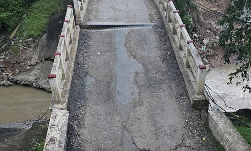 Sap cau o Hoa Binh hinh anh