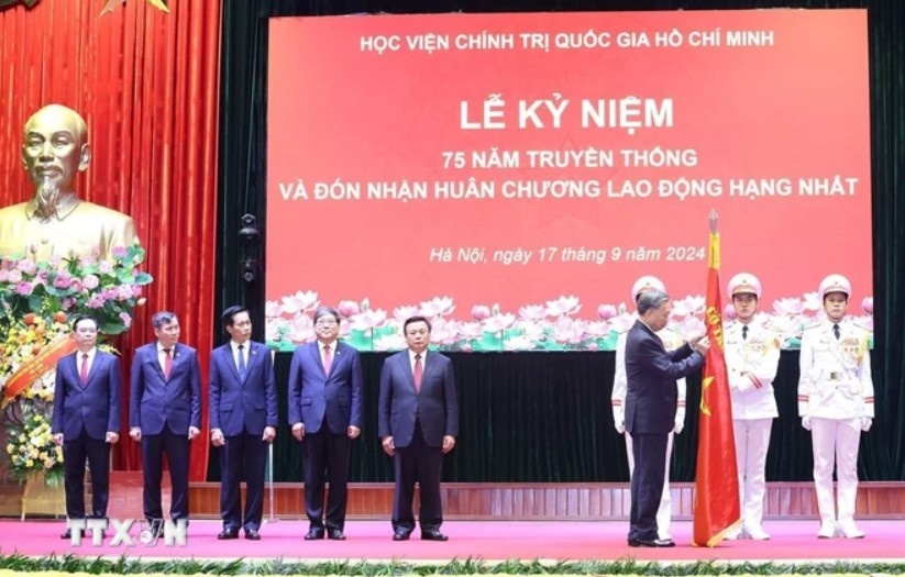 Hoc vien CTQG HCM anh 4