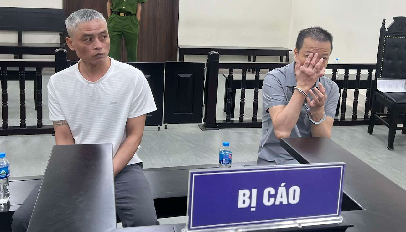 Tranh nhau hat,  Quan ca phe,  Ha Noi anh 1