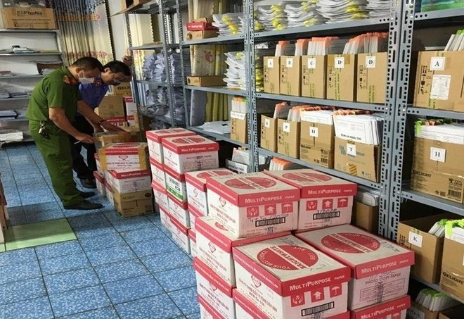 Hang nghin truong hop su dung giay to gia de truc loi quy bao hiem hinh anh