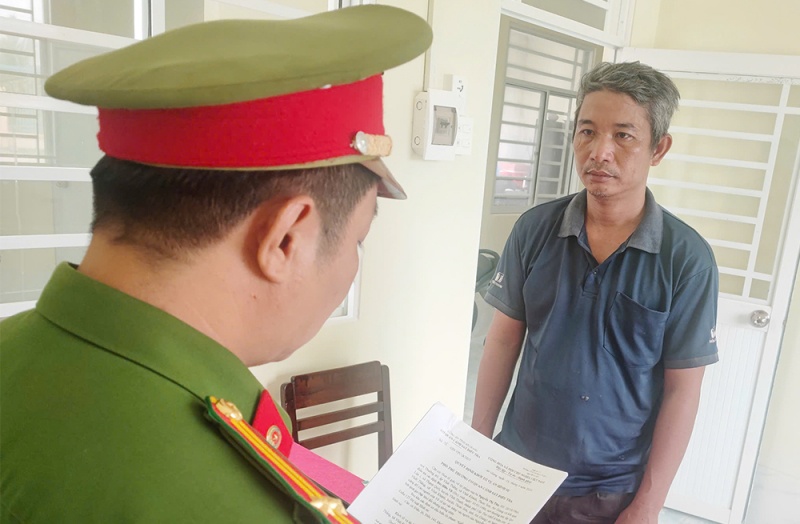 Tuoi xang doi cung chet voi chu no hinh anh