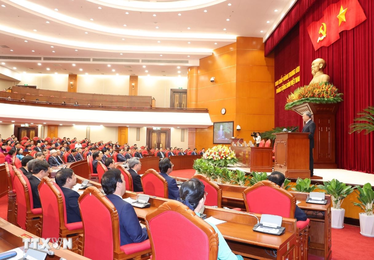 Hoi nghi Trung uong anh 1