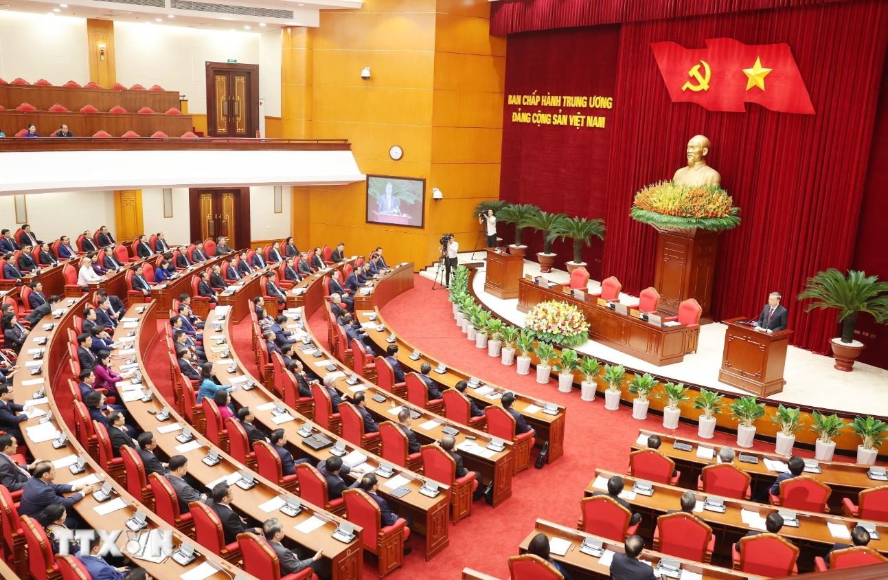 Hoi nghi Trung uong anh 1