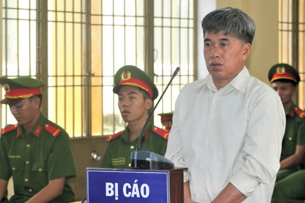 Vu lat tau lam 17 du khach tu vong: Thuyen truong bi tuyen an 7 nam tu hinh anh