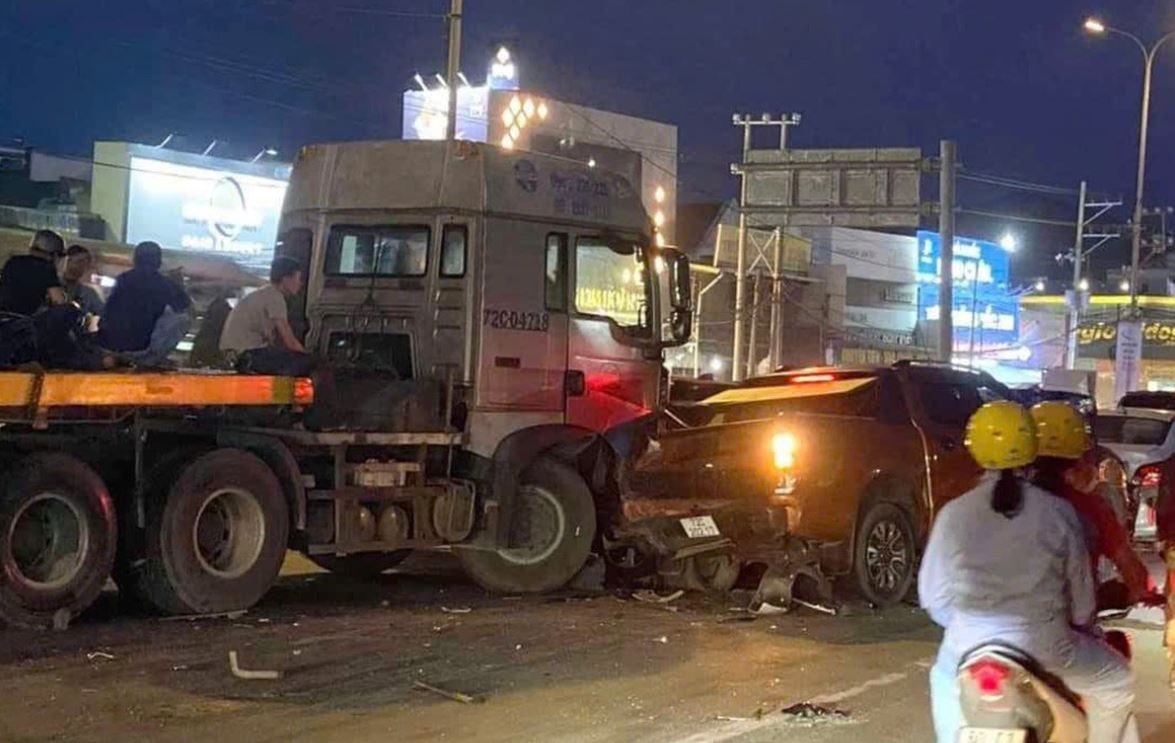 Xe dau keo tong lien hoan 8 oto hinh anh