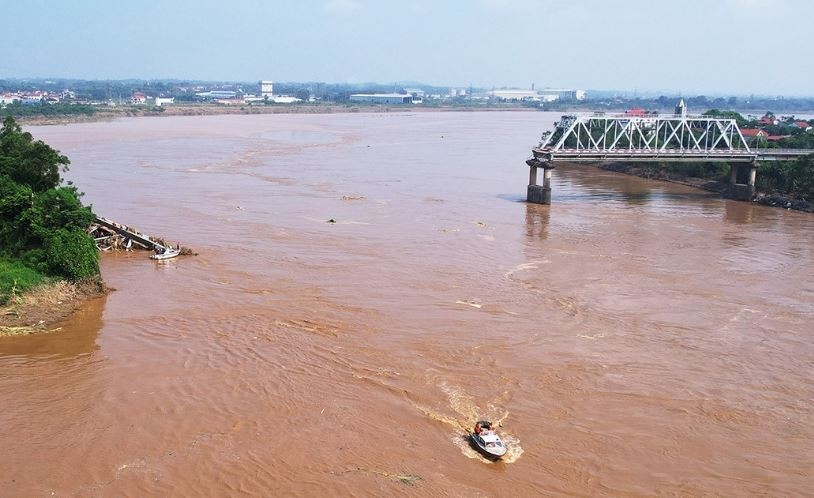De nghi cu 'Nguoi nhai' tim nan nhan vu sap cau Phong Chau hinh anh