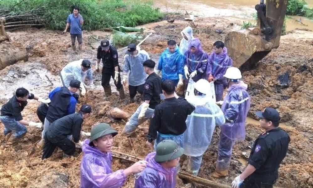 Cuu duoc 8 nguoi bi thuong trong vu sat lo nghiem trong tai Ha Giang hinh anh