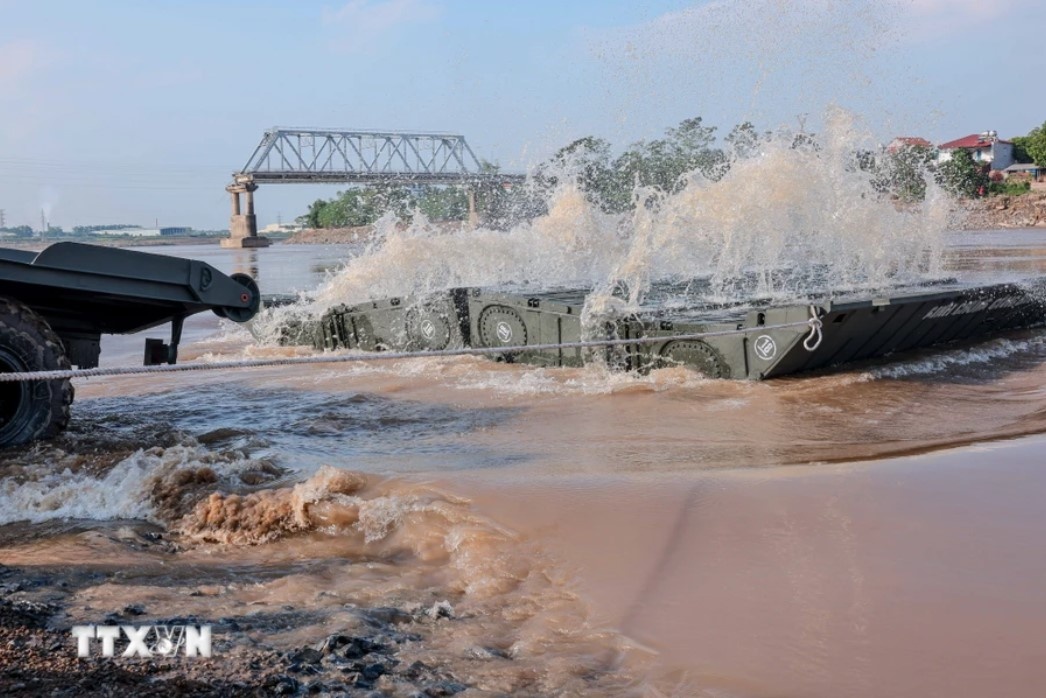 Cau Phong Chau bi sap anh 15