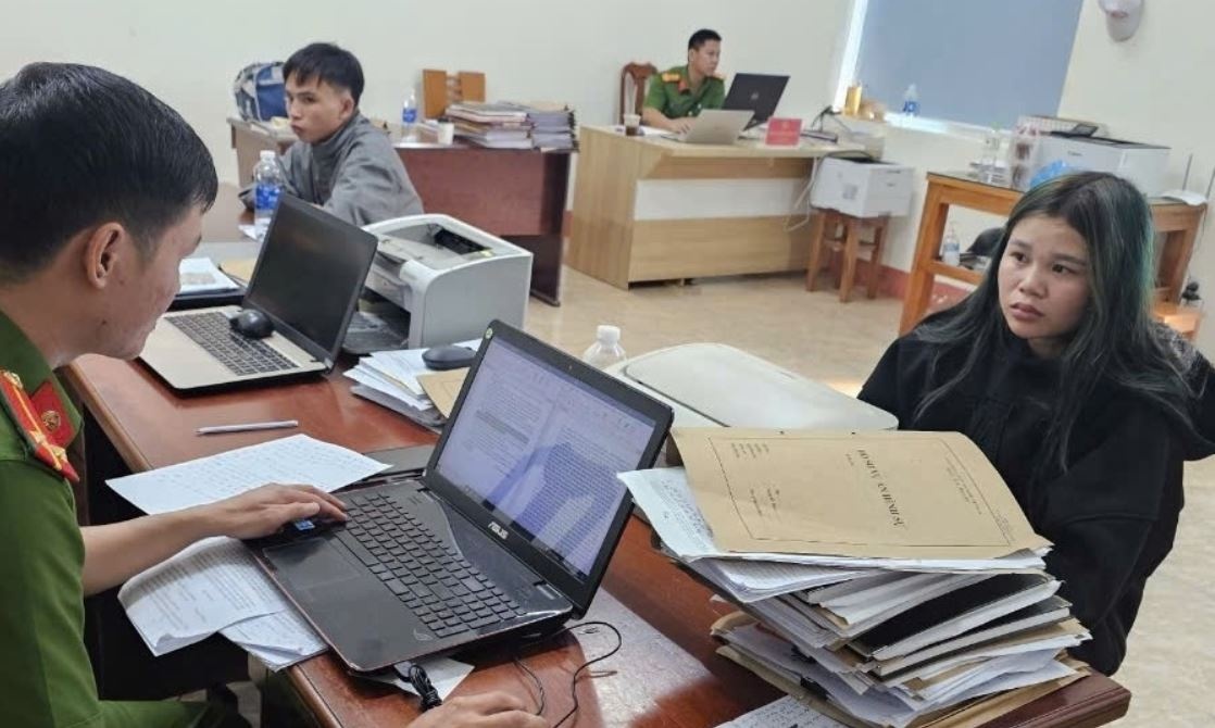 Bat hai chi em cuop tiem vang o Dak Lak hinh anh