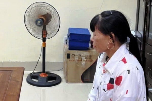 Bat doi tuong nu tron lenh truy na gan 27 nam hinh anh