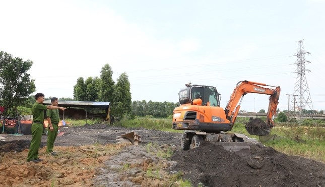 Khoi to pho giam doc cong ty gay o nhiem moi truong o Bac Ninh hinh anh