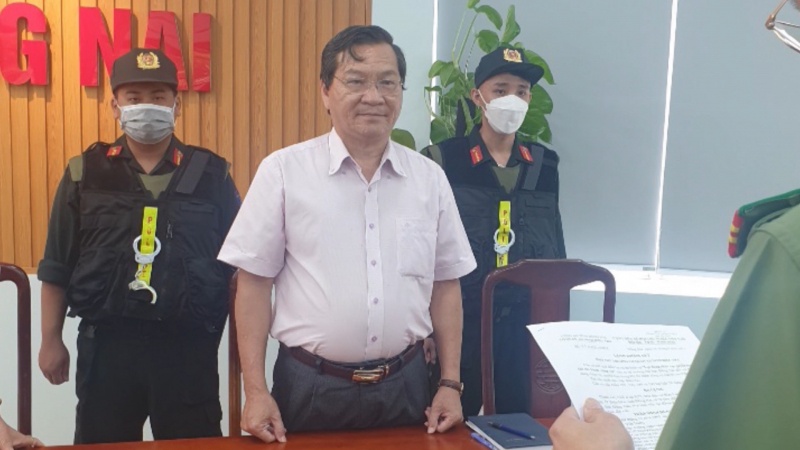Hai cuu hieu truong va thuoc cap chi sai, hach toan ngoai so sach hinh anh
