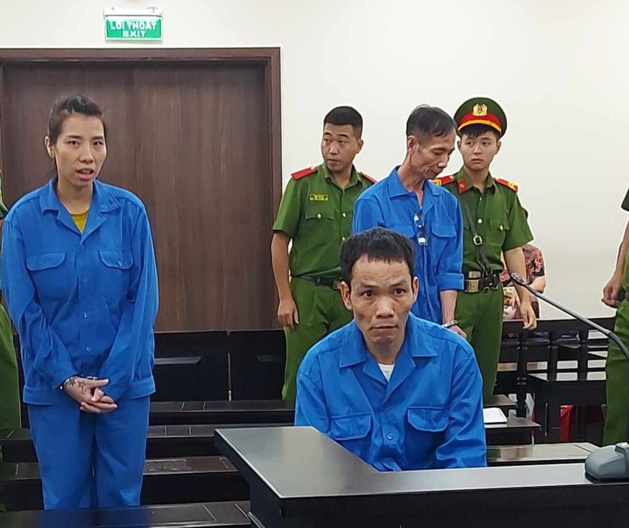 No sung,  Khu tro,  Ha Noi,  Dai ca anh 1