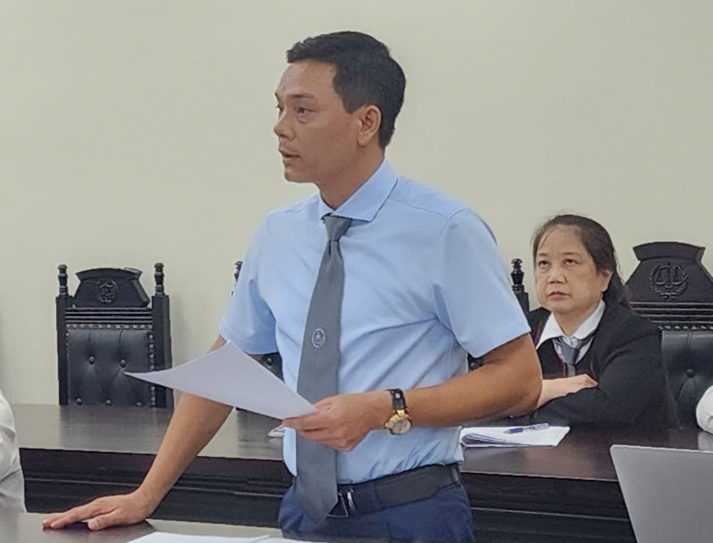 Ong trum hoa don,  Tham tu,  ca phe Lekofe,  Cong ty Yuki anh 2