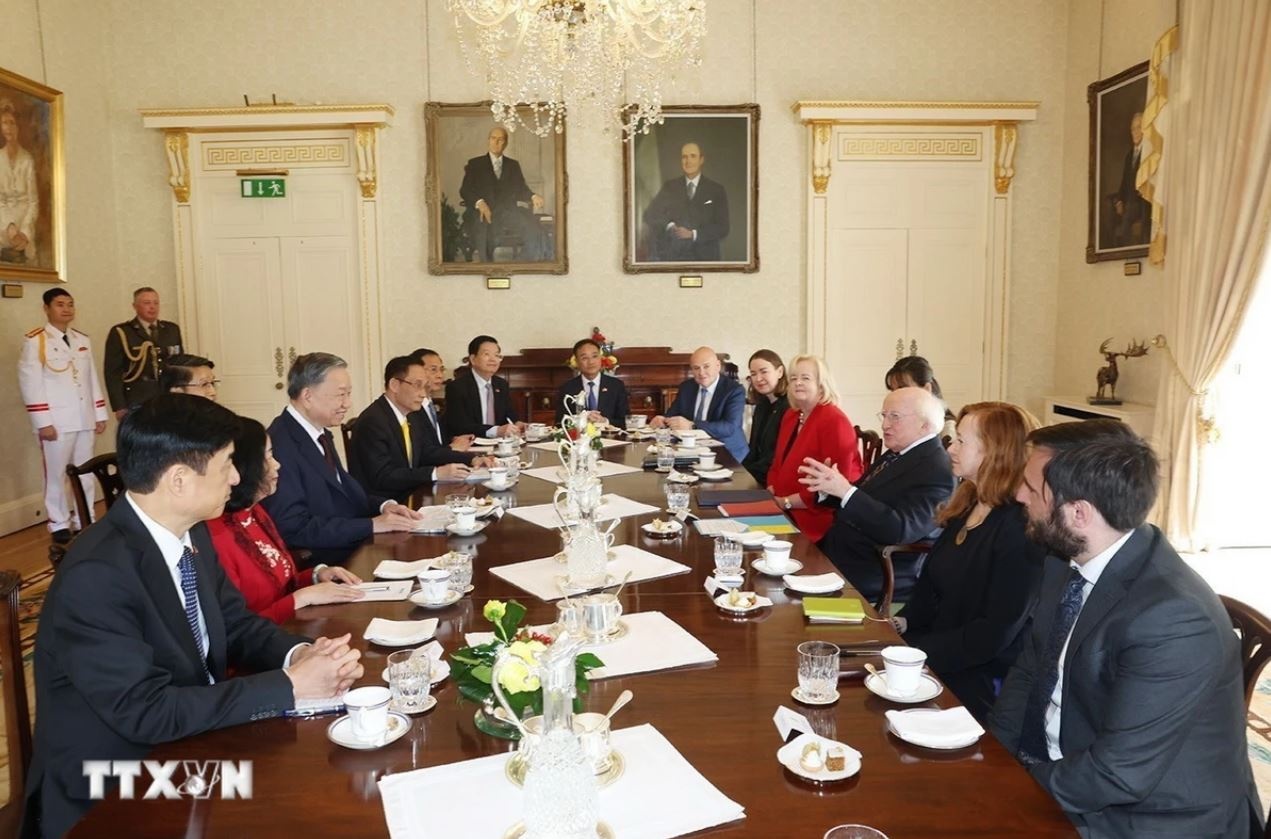 To Lam Michael D. Higgins anh 1