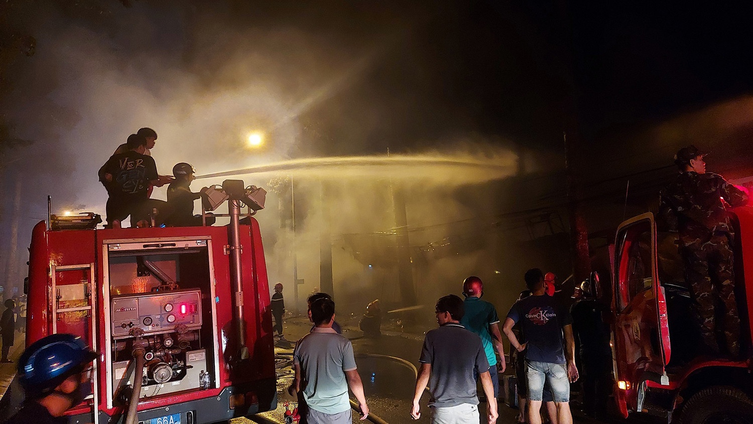 Chay lon gan Dai hoc Dong Thap hinh anh