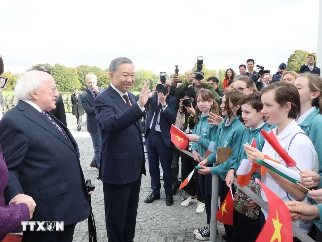 To Lam Michael D. Higgins anh 2