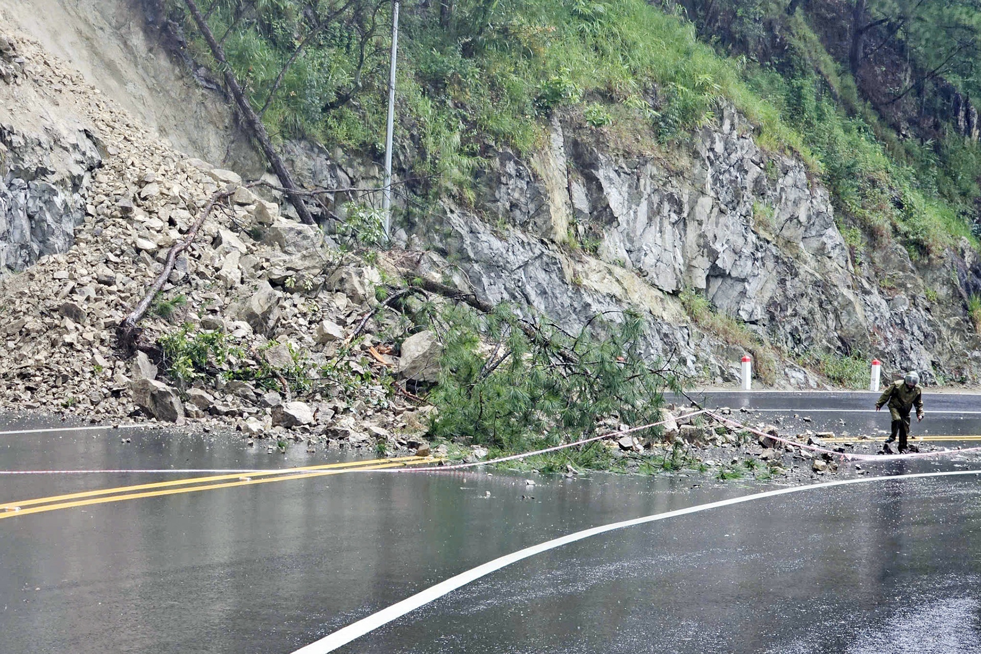 Sat lo deo Prenn anh 1