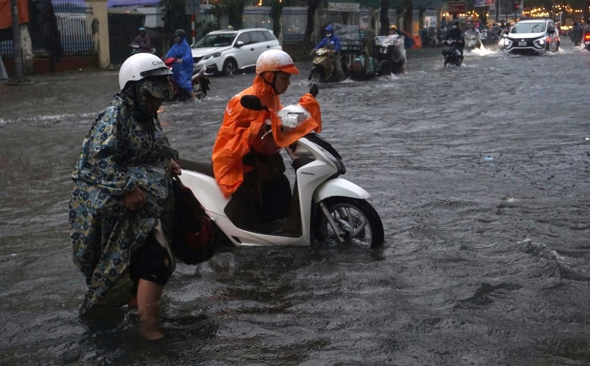 Bac Bo co suong mu, Tay Nguyen va Nam Bo mua lon hinh anh