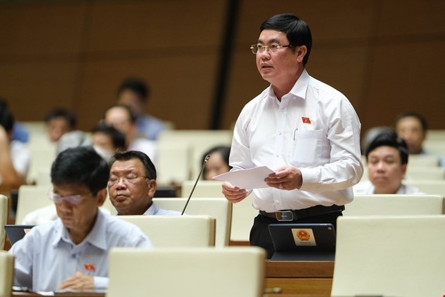 Pho Bi thu Thuong truc Tinh uy Lam Dong nghi huu truoc tuoi hinh anh