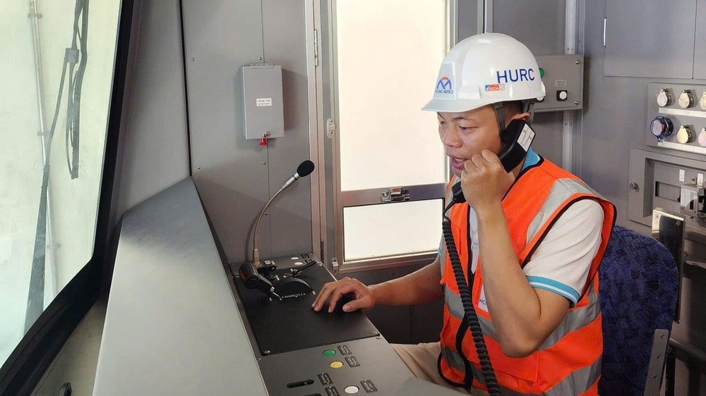 Van hanh thu Metro so 1 TP.HCM hinh anh