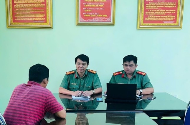 Bi xu phat vi len mang bao chot Canh sat giao thong hinh anh