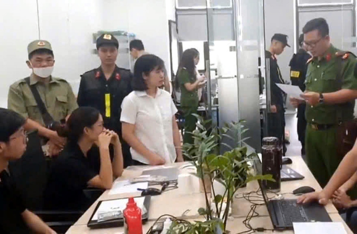 Bat giam doc, kham xet khan cap cong ty duoc quy mo lon o Ha Noi hinh anh
