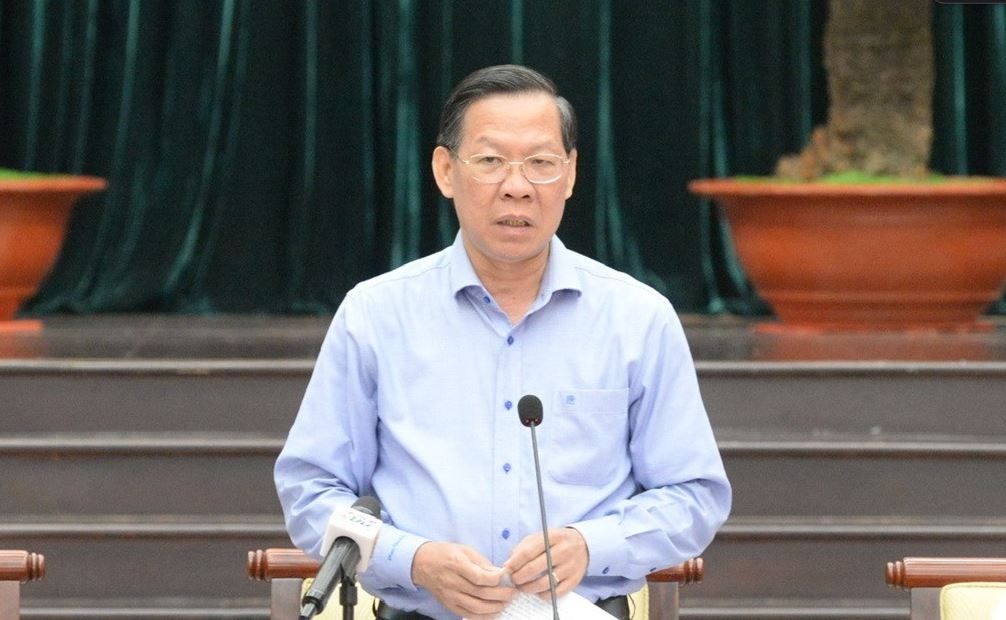 Chu tich TP.HCM chi dao khan ve quan ly can bo di nuoc ngoai hinh anh