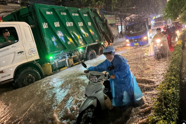 Nam Bo mua to vao chieu toi, canh bao ngap ung hinh anh