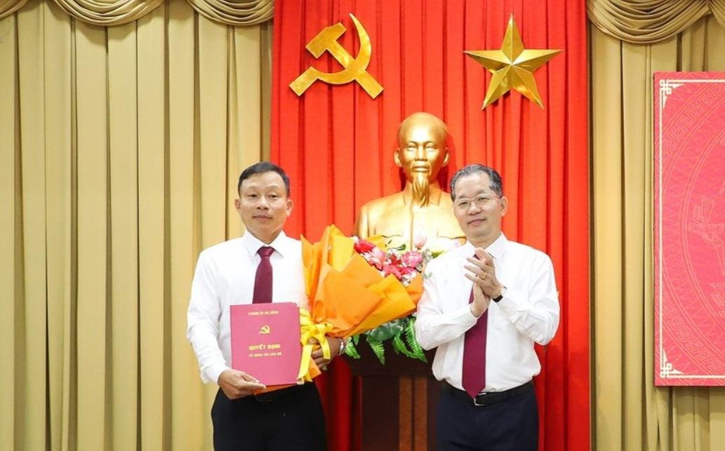 Dieu dong, bo nhiem, chuan y can bo chu chot o 6 tinh, thanh hinh anh