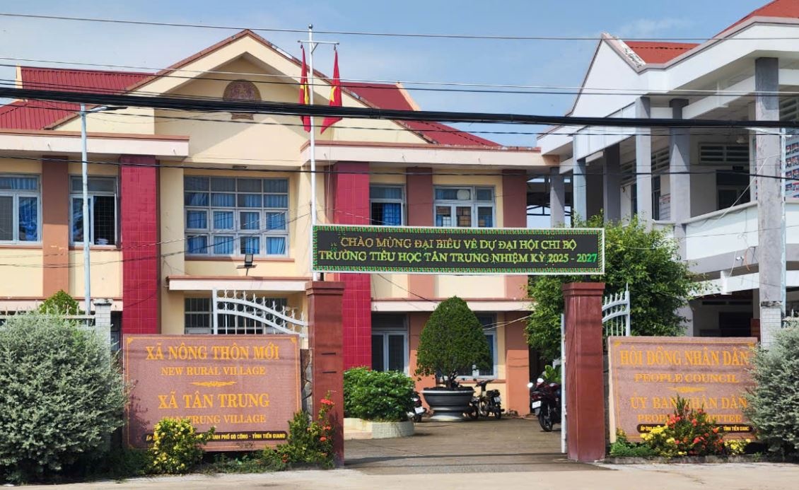 Cach chuc Chu tich UBND xa o Tien Giang hinh anh