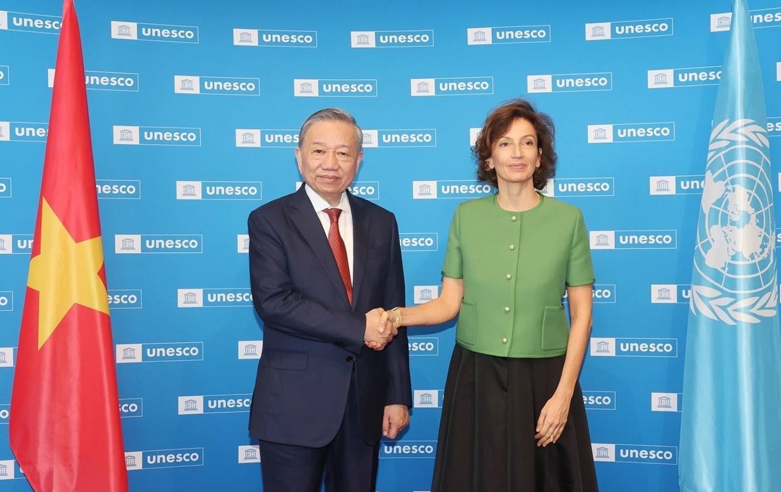 Tong Bi thu, Chu tich nuoc lam viec voi Tong Giam doc UNESCO hinh anh