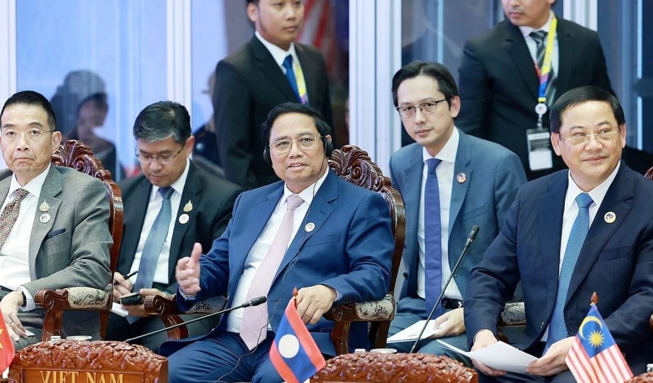 Lanh dao ASEAN doi thoai dai dien nghi vien, thanh nien, doanh nghiep hinh anh