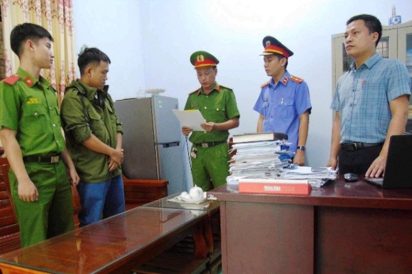 Truong buu cuc cong ty giao hang nhanh tham o tai san hinh anh