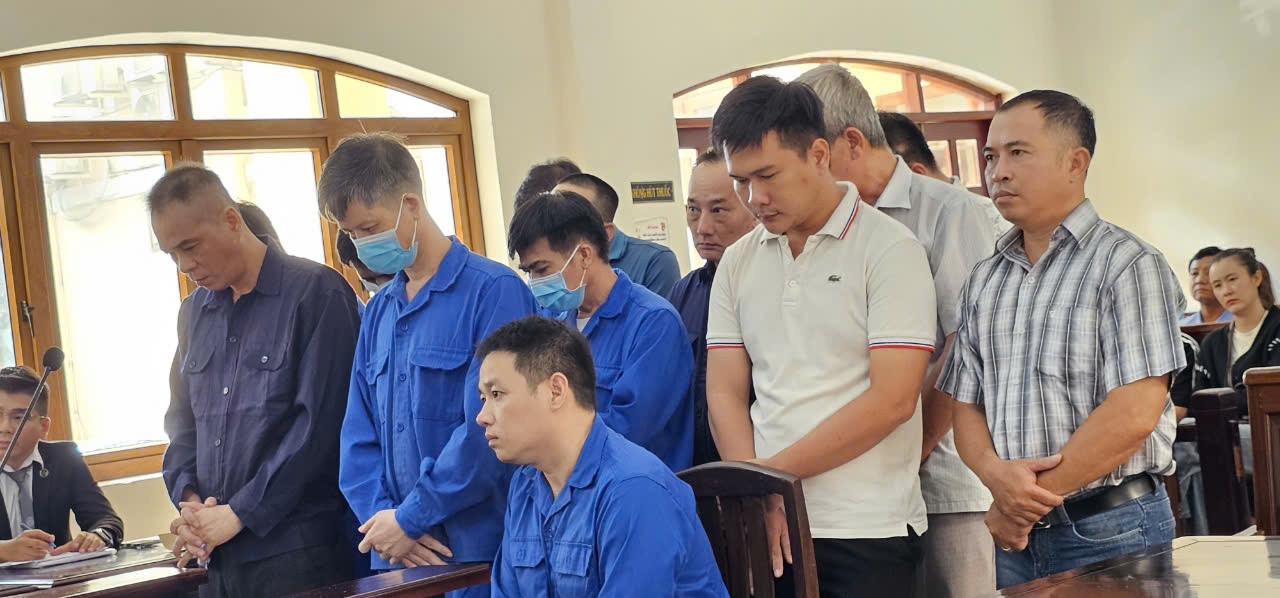 Nhan hoi lo, cuu giam doc Trung tam dang kiem 60-04D lanh 7 nam tu hinh anh