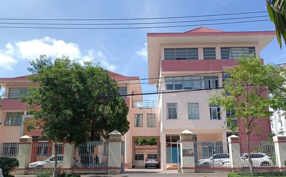 Ky luat khien trach Giam doc So Noi vu tinh Gia Lai hinh anh