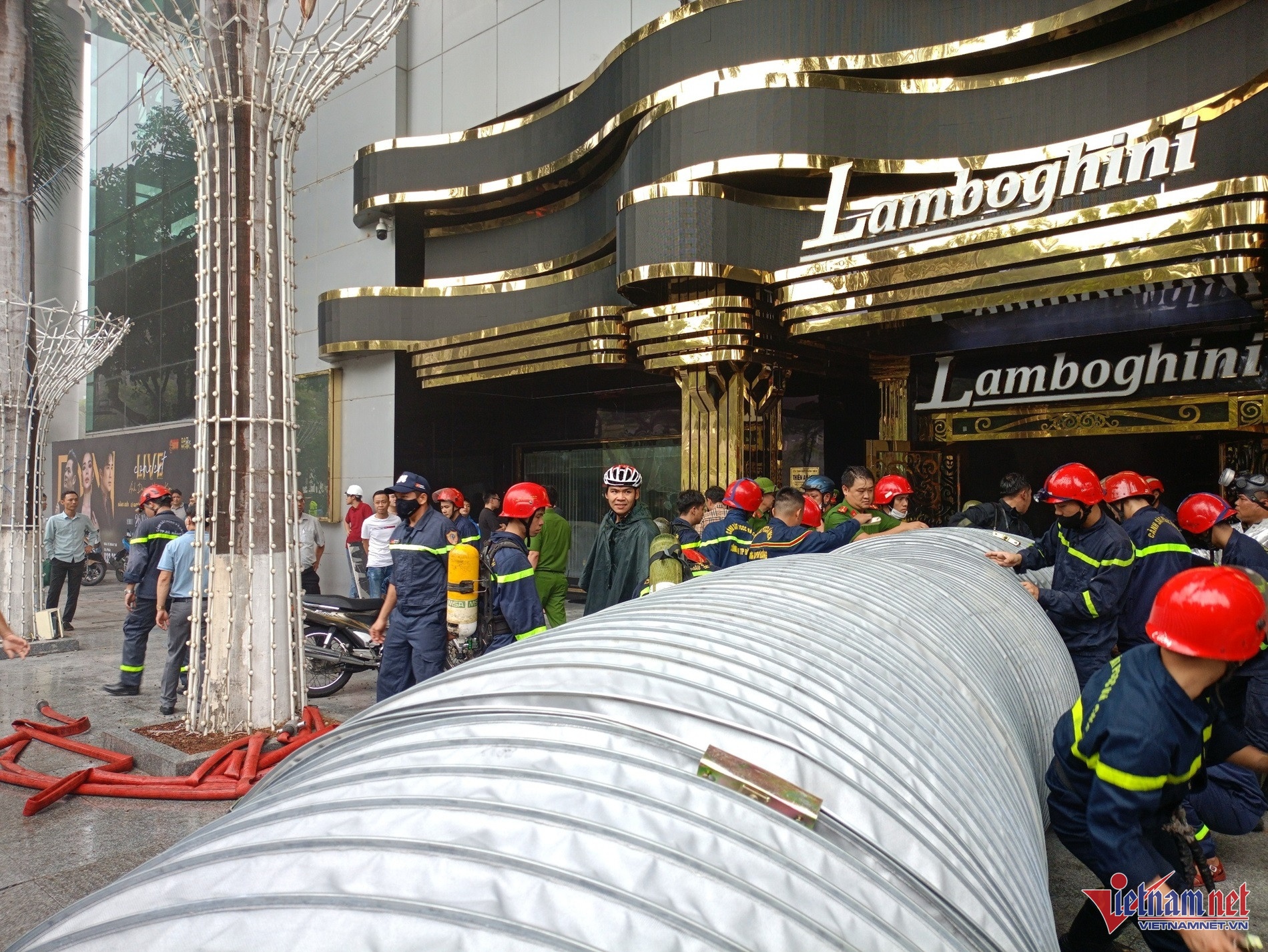 Chay Nha hat Trung Vuong anh 2