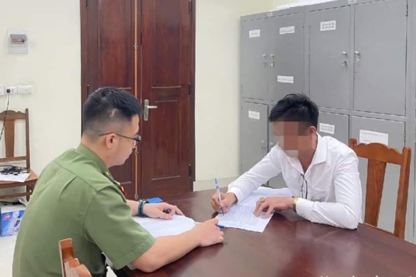 Xu phat truong nhom 'Hoi choi chim' vi bao chot CSGT hinh anh