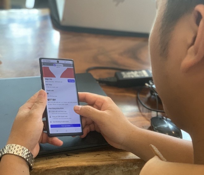 Ung dung hen ho,  Cam bay lua dao anh 2