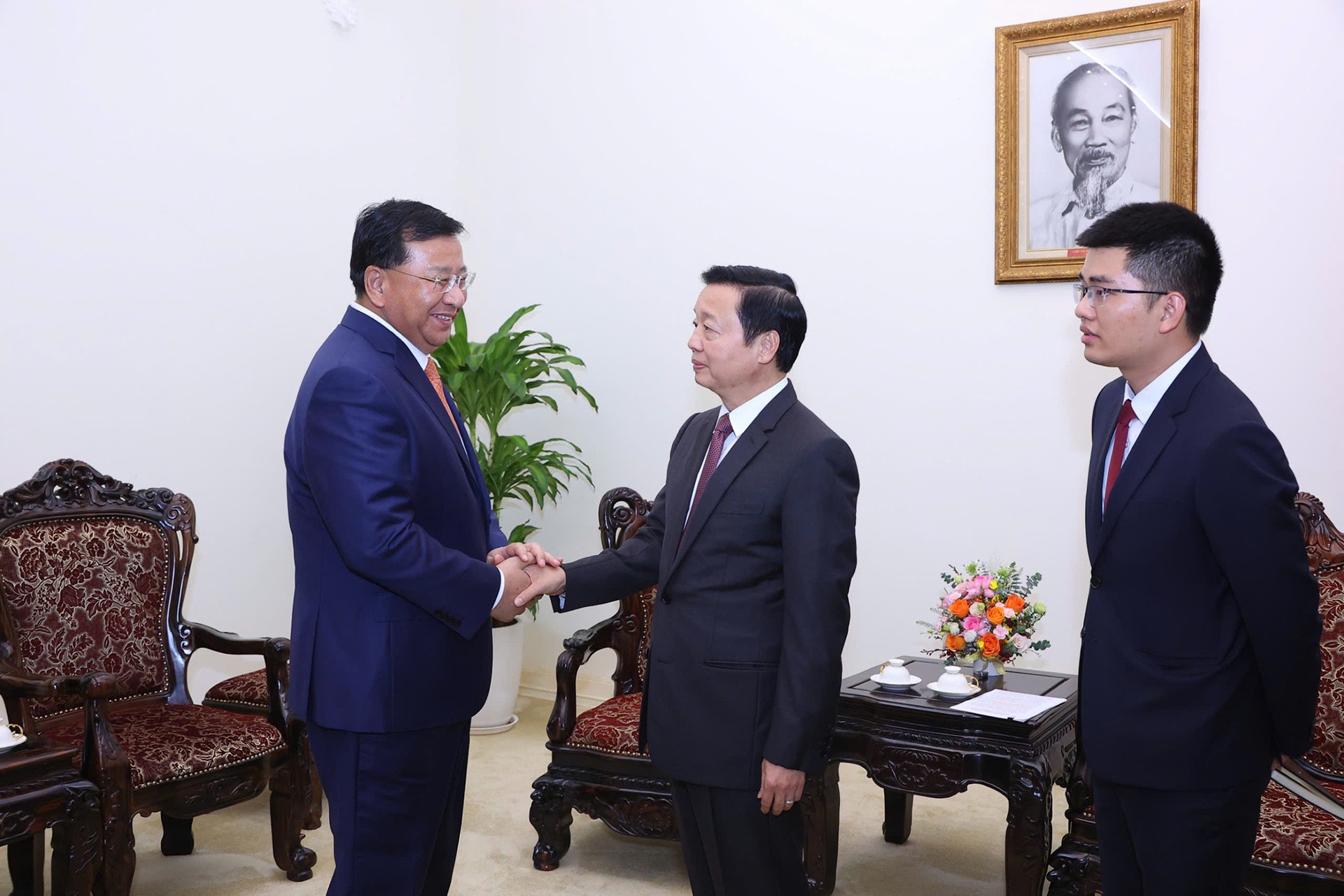 Cong ty duong sat Trung Quoc muon hop tac voi Viet Nam xay cang bien hinh anh