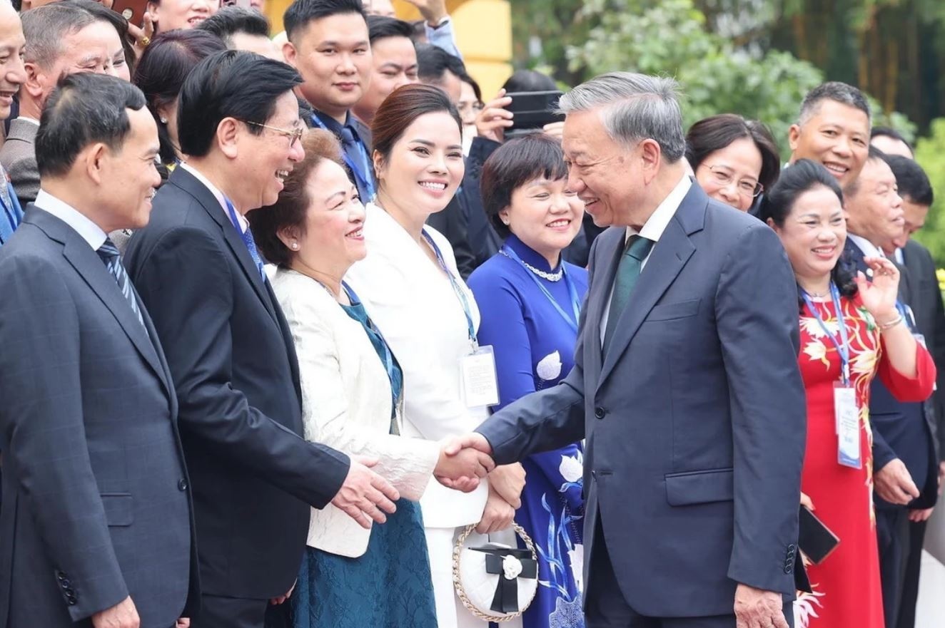 Tong Bi thu, Chu tich nuoc To Lam gap mat cac doanh nhan tieu bieu hinh anh