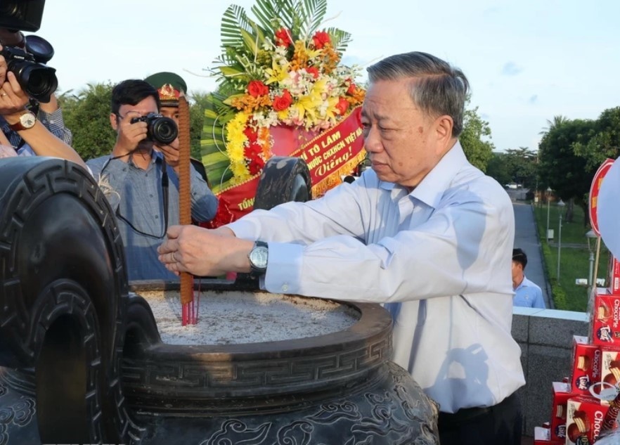 Hoat dong cua Tong Bi thu, Chu tich nuoc To Lam tai Quang Tri hinh anh