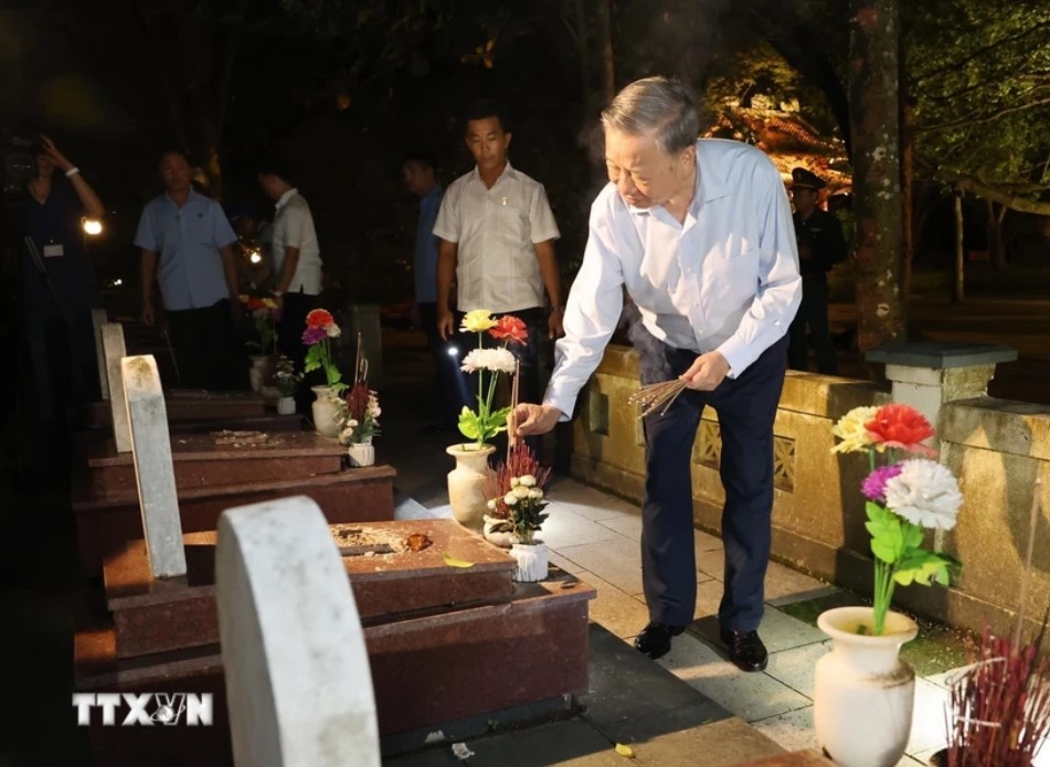 Tong Bi thu To Lam anh 15